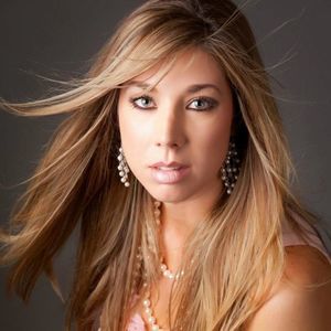 Meet your Posher, Adrianne